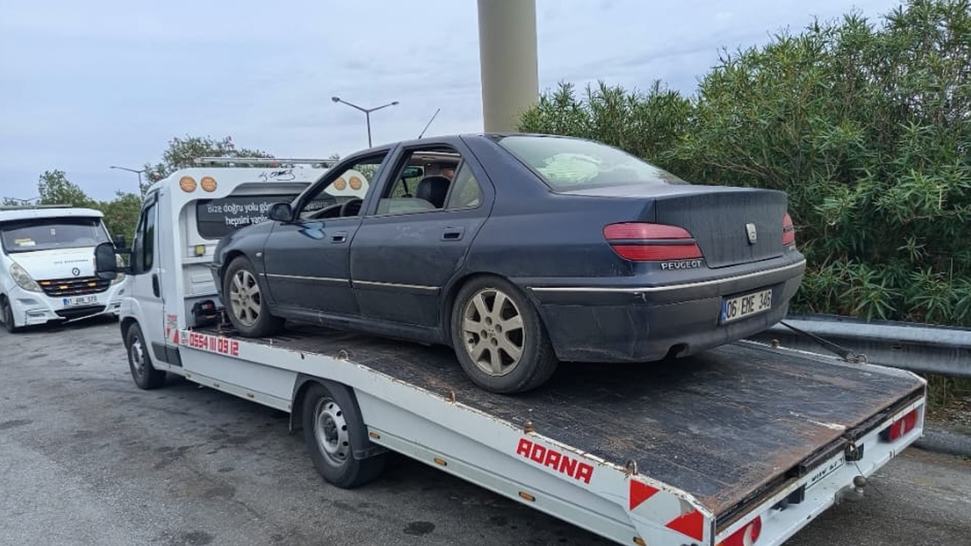 Adana yazılı çekici ile araç taşıma